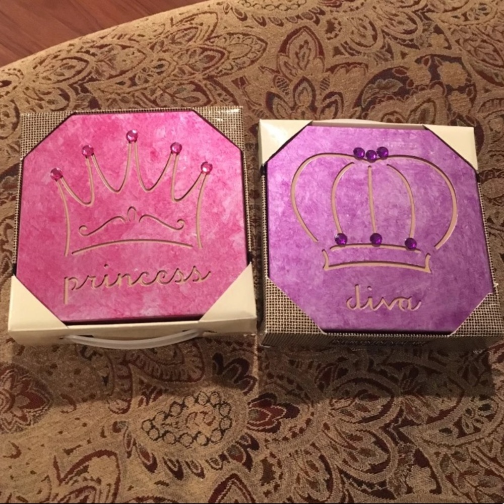 Two new metal frames “Princess” and “Diva”.